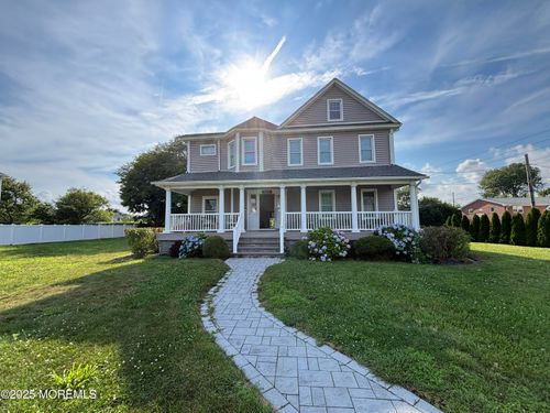 516 2nd Ave, Long Branch, NJ, 07740-5325 | Card Image