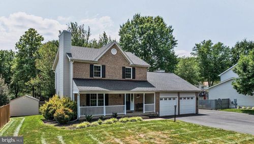 8757 Tomislav St, Manassas, VA, 20110-6904 | Card Image