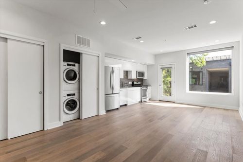 unit-331-1800 E 4th St, Austin, TX, 78702-4527 | Card Image