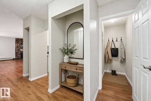 10138 116 St Nw, Edmonton, AB, T5K1V8 | Card Image