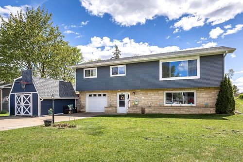 500 Willow Street, Onalaska, WI, 54650 | Card Image