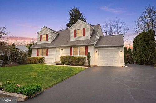 10 Lacey St, HATBORO, PA, 19040-4735 | Card Image