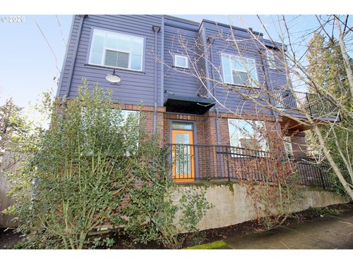 1906 Se Tacoma St, Portland, OR, 97202 | Card Image