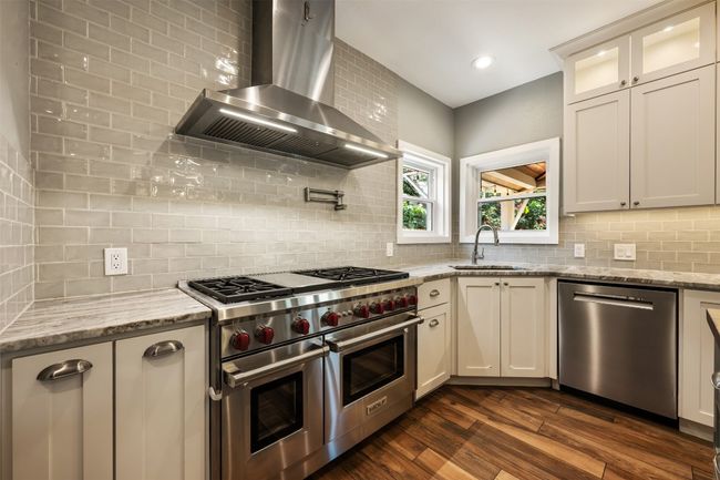 Whether you prefer to cook or order out, you'll love this Wolf gas range. | Image 13