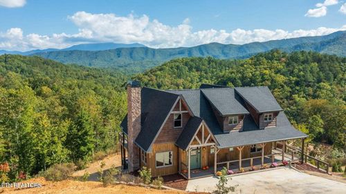 2832 Red Sky Dr Drive, Sevierville, TN, 37862 | Card Image