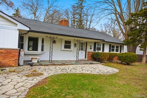 29256 Utley Rd, Farmington Hills, MI, 48334-4175 | Card Image