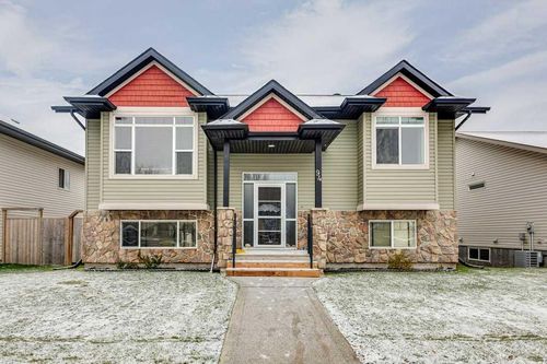 94 Inglewood Drive, Home with 5 bedrooms, 3 bathrooms and 2 parking in Red Deer AB | Card Image