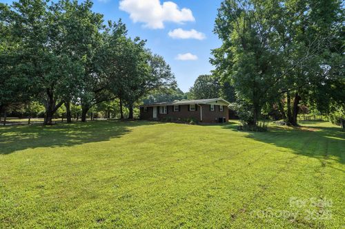 1530 Peachtree Rd, Charlotte, NC, 28216-1600 | Card Image