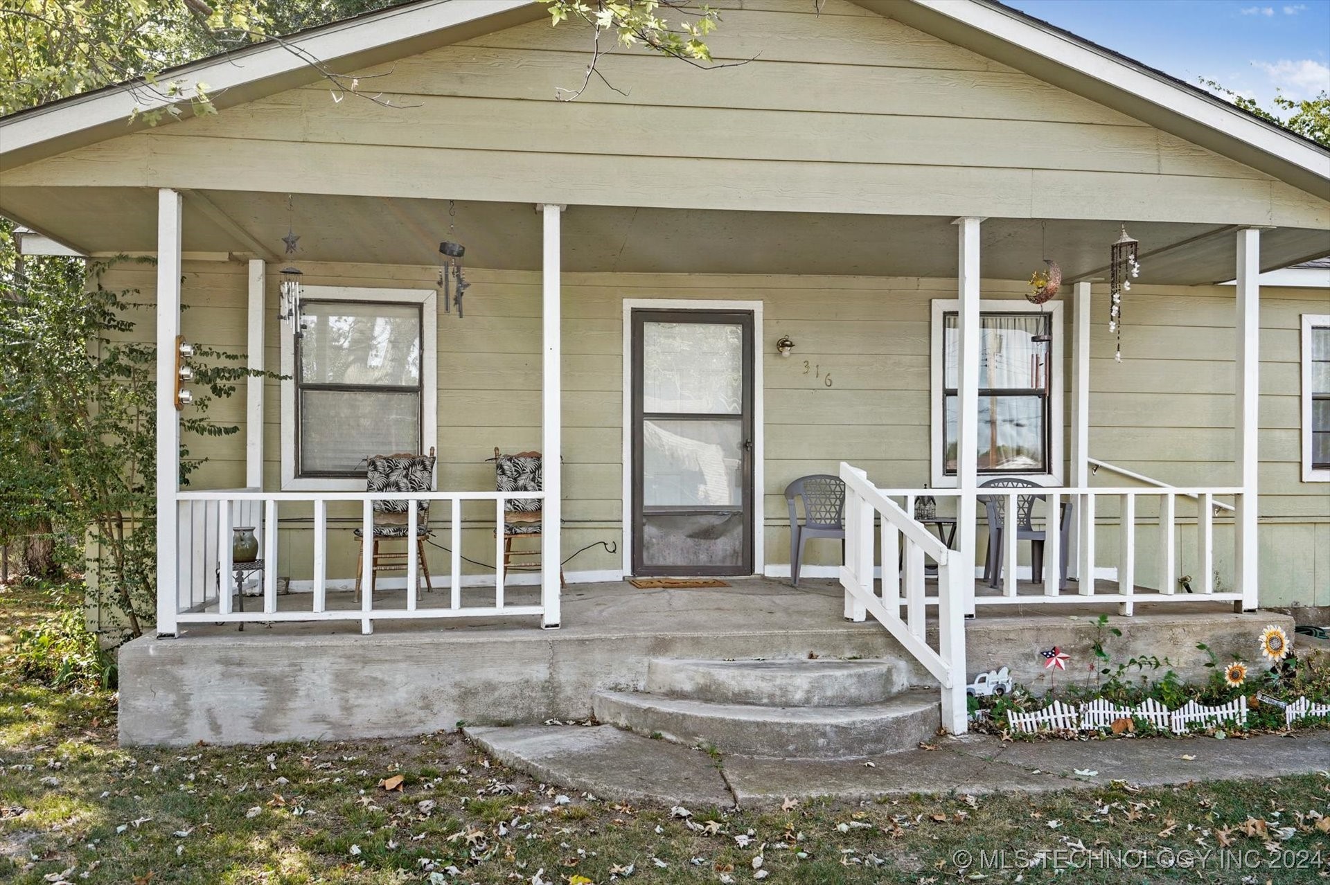 Ora St, Pryor, OK 74361