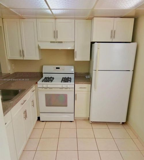 apt-j102-18051 Nw 68th Ave, Hialeah, FL, 33015-3901 | Card Image