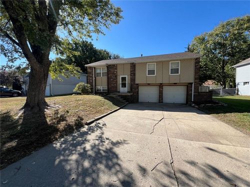 1512 N Blue Mills Rd, Independence, MO, 64056-1419 | Card Image