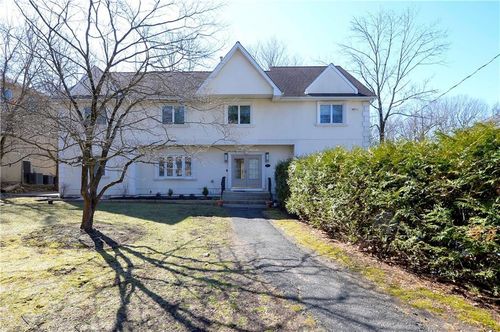 31 Dolson Rd, Monsey, NY, 10952-2820 | Card Image