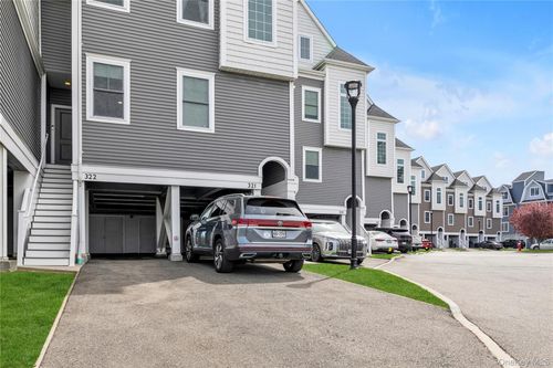 322 Marina Pointe Dr, East Rockaway, NY, 11518-2069 | Card Image