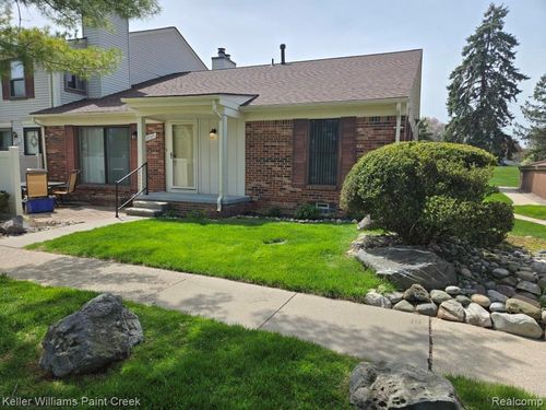 38565 Golfview Dr W, Clinton Twp, MI, 48038-3447 | Card Image