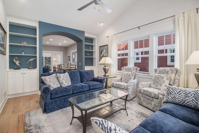 Main floor - living room | Image 8