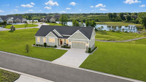 426 Moon Bay Dr, Kuttawa, KY, 42055-6717 | Card Image