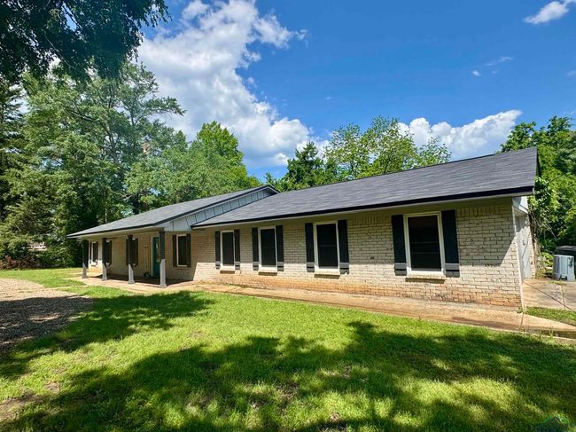 71 County Road 2936, House other with 3 bedrooms, 2 bathrooms and null parking in Hughes Springs TX | Image 22