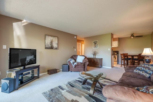 214 - 1945 Woodway Place, Condo with 1 bedrooms, 1 bathrooms and 1 parking in Burnaby BC | Image 1