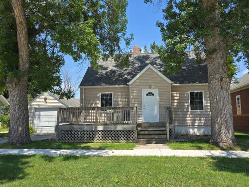 219 4th St Se, Pipestone, MN, 56164-1826 | Card Image