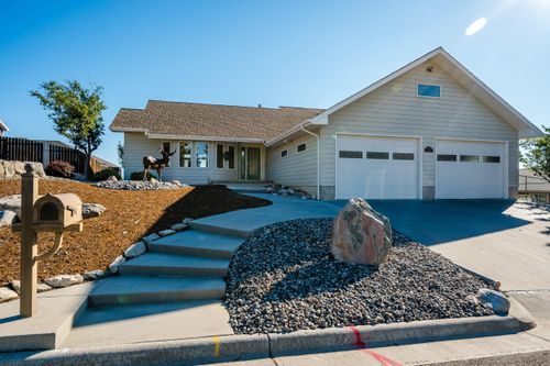 917 Erie Dr, Buffalo, WY, 82834-2592 | Card Image