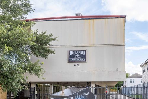 27-3005 Highland Rd, Baton Rouge, LA, 70802-7802 | Card Image