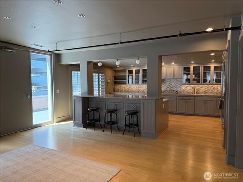 2233 1st Avenue S, Seattle, WA, 98134 | Card Image