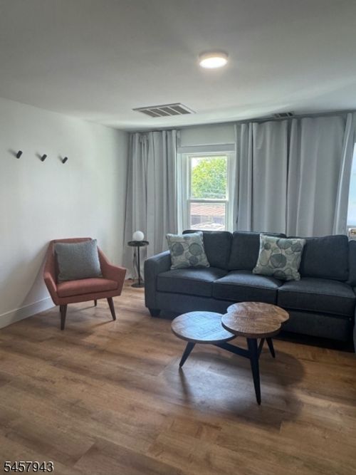 3-40 Jay St, Newark, NJ, 07103-3206 | Card Image