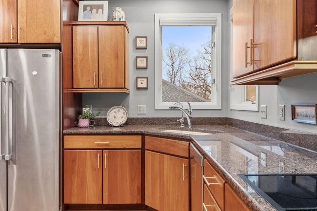33 Summit Vw, Townhouse with 3 bedrooms, 3 bathrooms and null parking in North Oaks MN | Image 16