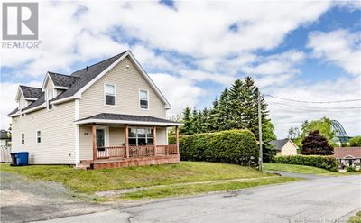 54 John St, House other with 3 bedrooms, 2 bathrooms and null parking in Miramichi NB | Image 2