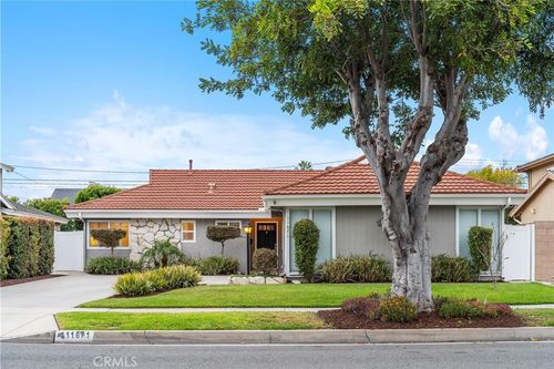 11671 Pine St, Los Alamitos, CA, 90720-4158 | Card Image
