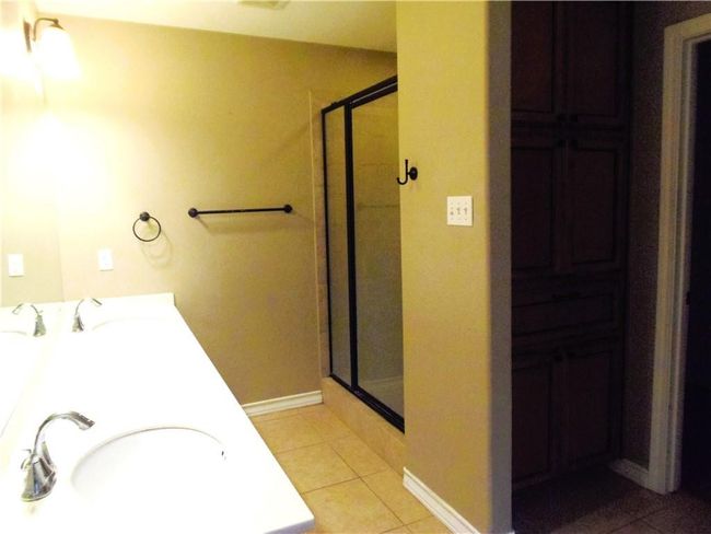 Primary Bathroom w/separate shower and garden tub | Image 10