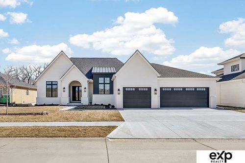 19905 V St, Omaha, NE, 68135-4367 | Card Image