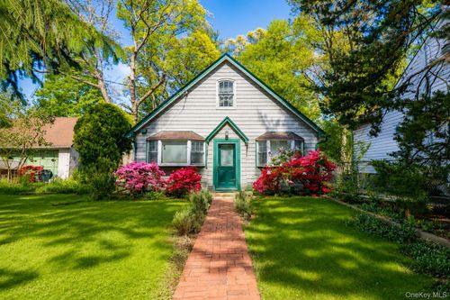 2027 Oakland Avenue, Hempstead, NY, 11793 | Card Image