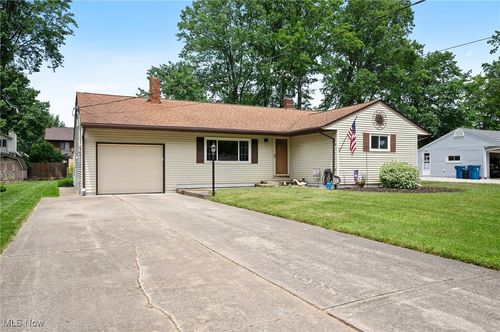 38235 Hurricane Drive, Willoughby, OH, 44094 | Card Image