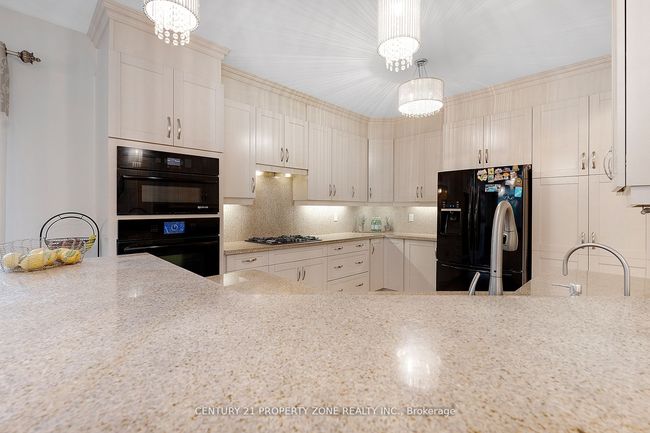 9 Haywood Dr, House other with 6 bedrooms, 5 bathrooms and 4 parking in Brampton ON | Image 11
