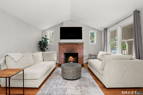 11 Rex St, Greenwich, CT, 06831-5015 | Card Image