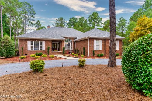 29 Glasgow Dr, Pinehurst, NC, 28374-8889 | Card Image