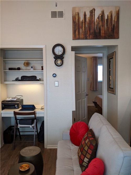 apt-304-3000 Guadalupe St, Austin, TX, 78705-2833 | Card Image