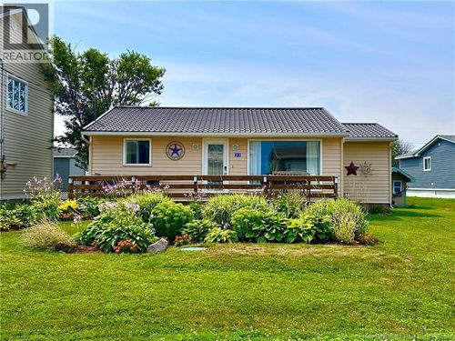33 Sur L'Océan St, Grand Barachois, NB, E4P | Card Image