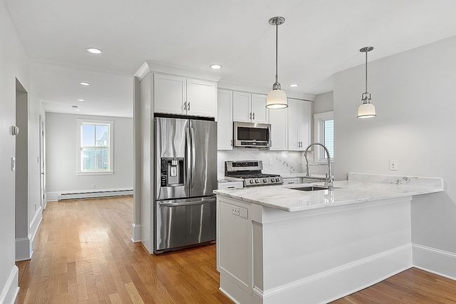 APT-2 - 29 Central St, Condo with 2 bedrooms, 2 bathrooms and 2 parking in Manchester MA | Image 4