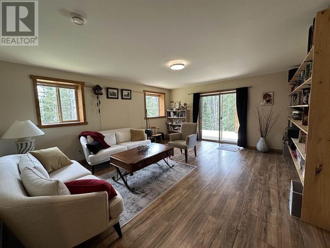 8396 Rainbow Country Road, House other with 3 bedrooms, 3 bathrooms and null parking in Bridge Lake BC | Image 33