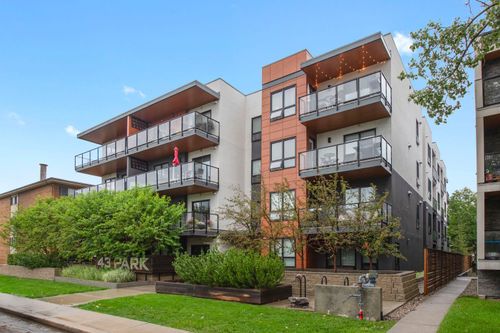 207-811 5 Street Ne, Calgary, AB, T2E3W9 | Card Image