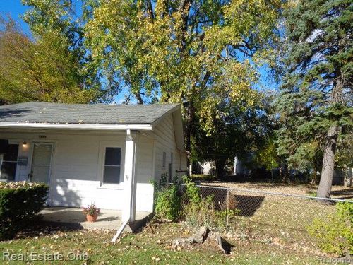 1489 Woodward Hts, Ferndale, MI, 48220-1547 | Card Image