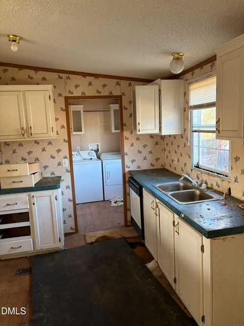 4390 Us 70 Bus Hwy W, Clayton, NC, 27520-6882 | Card Image