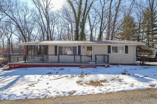 15 Oak Tree Ln, Pana, IL, 62557-6636 | Card Image