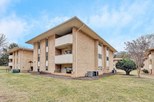 unit-15a-5260 Crossbow Cir, Roanoke, VA, 24018-9224 | Card Image