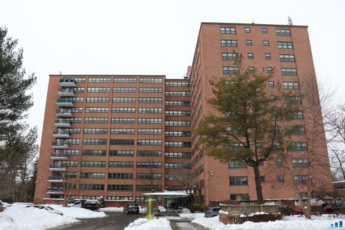 1j-31 Woodland Street, Hartford, CT, 06111 | Card Image