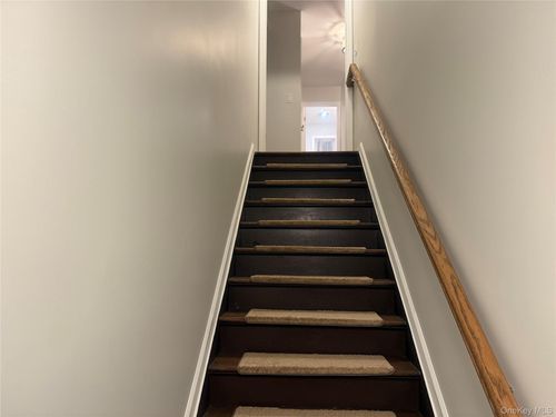 2nd-18 Juniper Rd, Port Washington, NY, 11050-1435 | Card Image