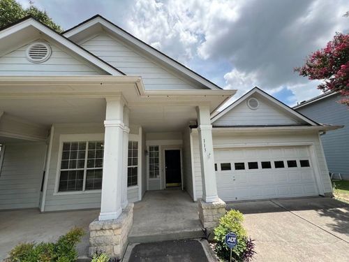 113 Crescent Dr, Buda, TX, 78610-3223 | Card Image