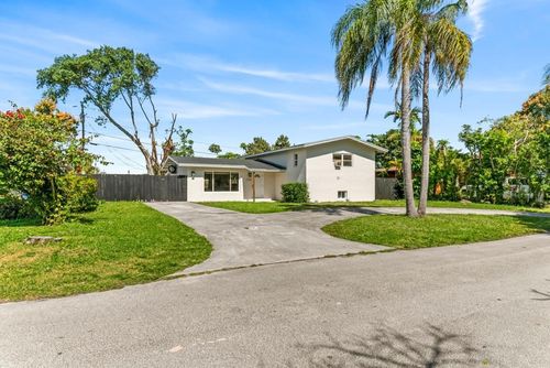 1215 Ne 200th St, Miami, FL, 33179-2666 | Card Image